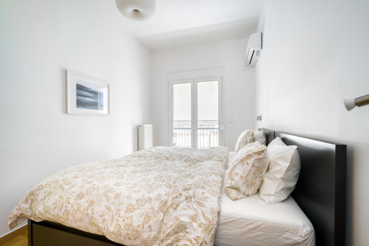 Stylish, Sunny New 2 Bedroom, Prime Central Athen Eksteriør billede