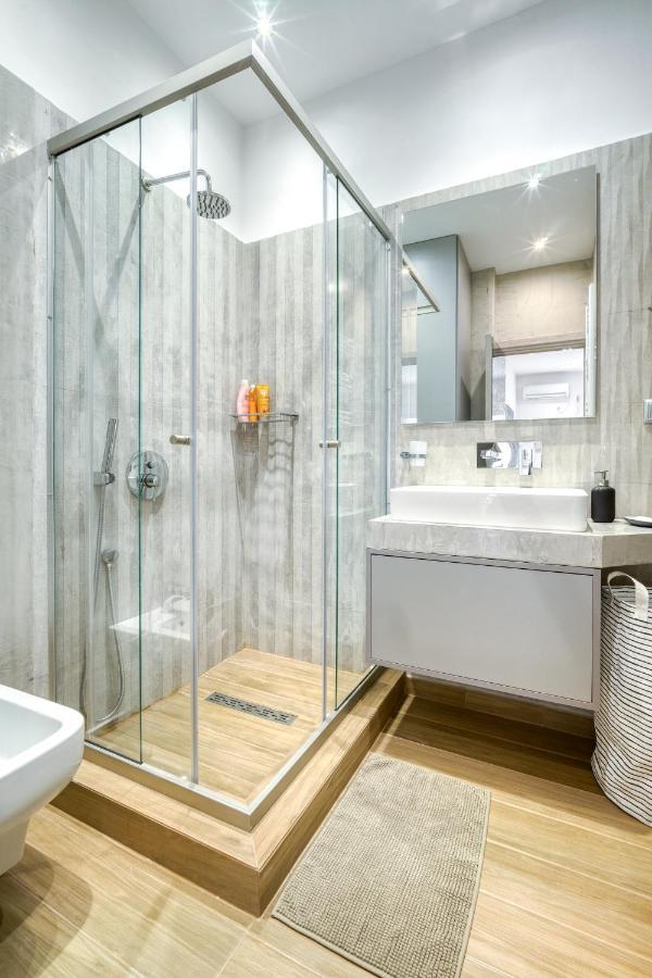 Stylish, Sunny New 2 Bedroom, Prime Central Athen Eksteriør billede
