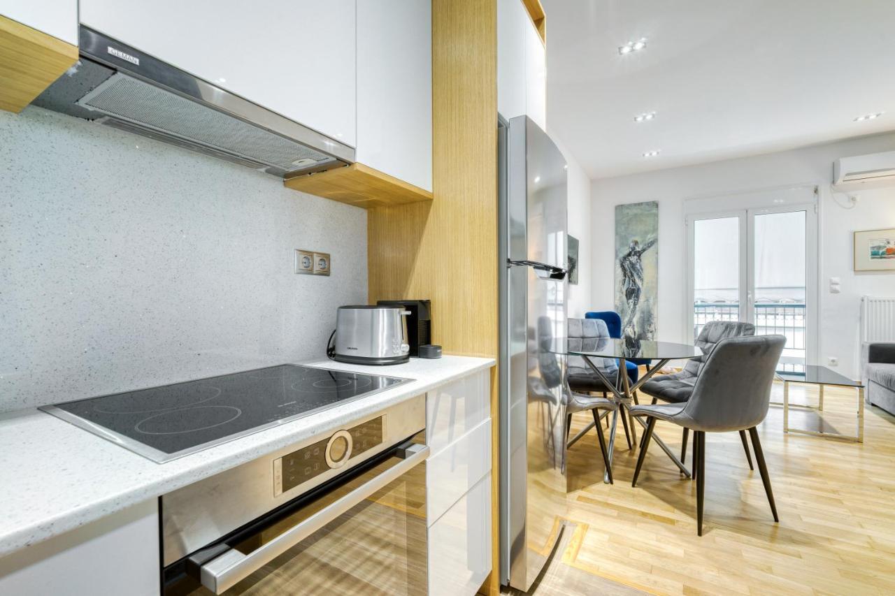 Stylish, Sunny New 2 Bedroom, Prime Central Athen Eksteriør billede