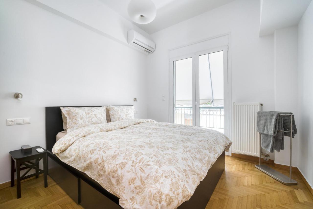 Stylish, Sunny New 2 Bedroom, Prime Central Athen Eksteriør billede