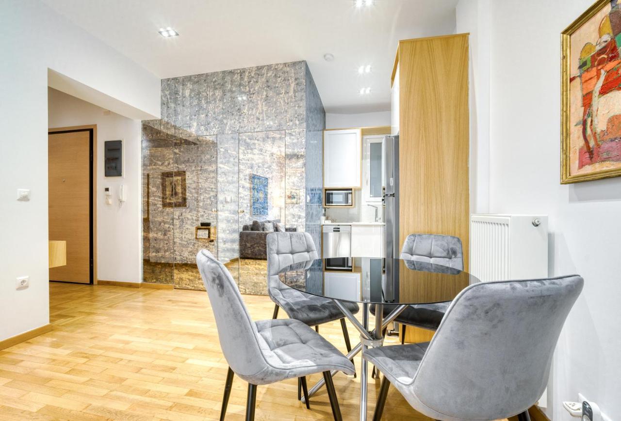 Stylish, Sunny New 2 Bedroom, Prime Central Athen Eksteriør billede
